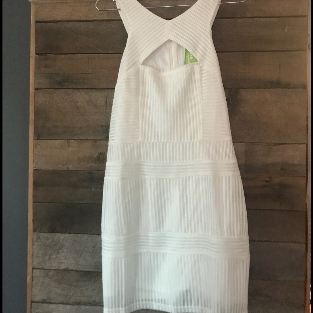 NWT Little white dress with front cut out
